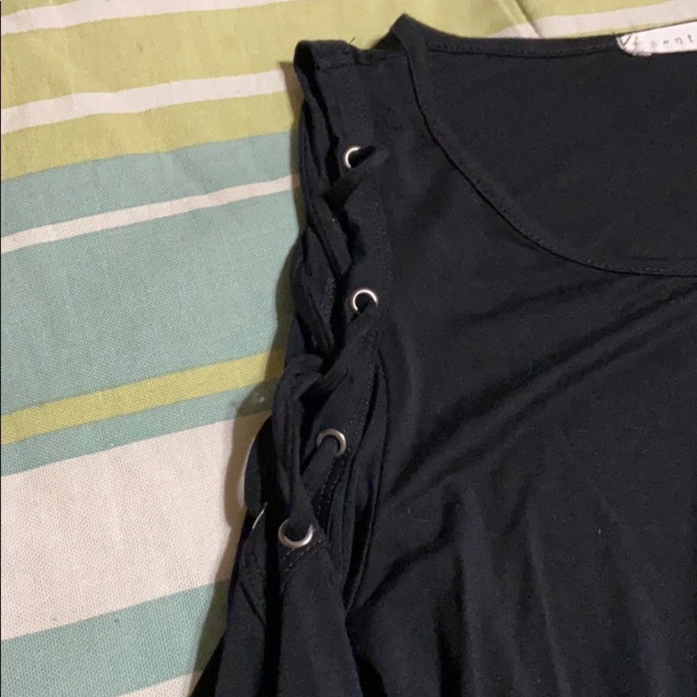 Black Pullover Loose Fitting Top. Euc - image 4